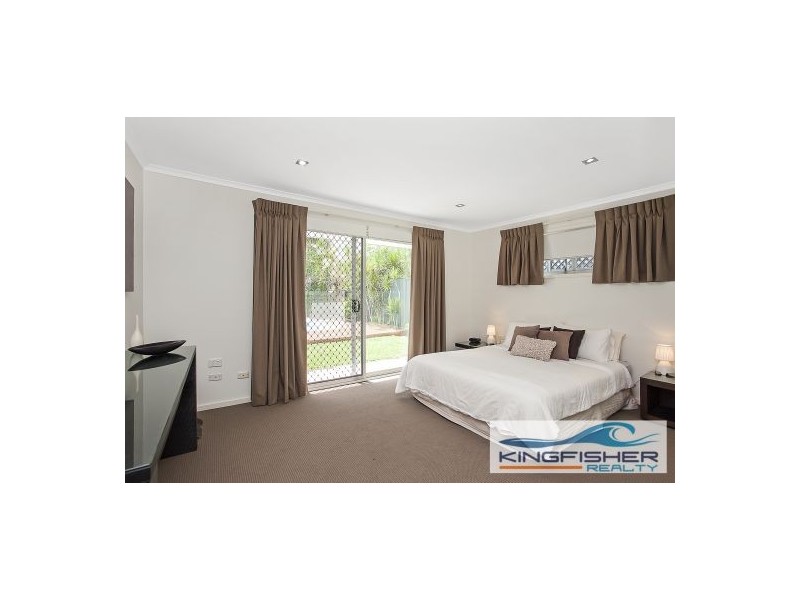 18 Curlew Crescent, Burleigh Waters QLD 4220