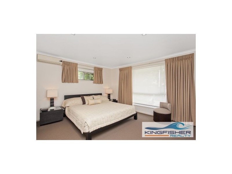 18 Curlew Crescent, Burleigh Waters QLD 4220