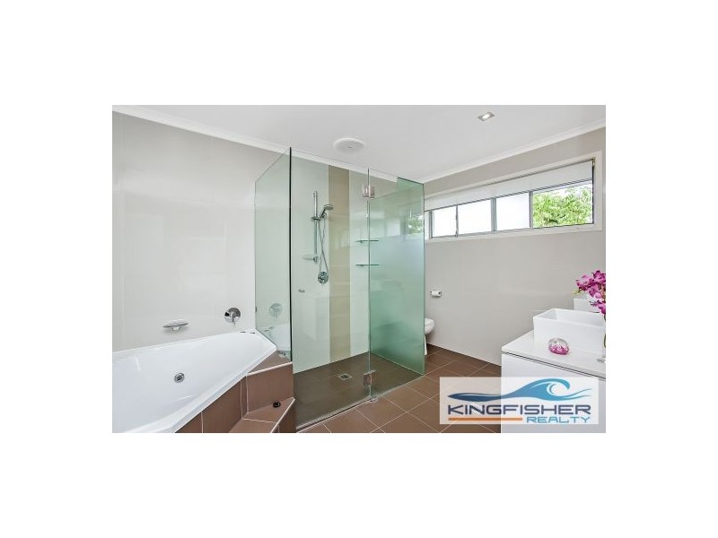 18 Curlew Crescent, Burleigh Waters QLD 4220