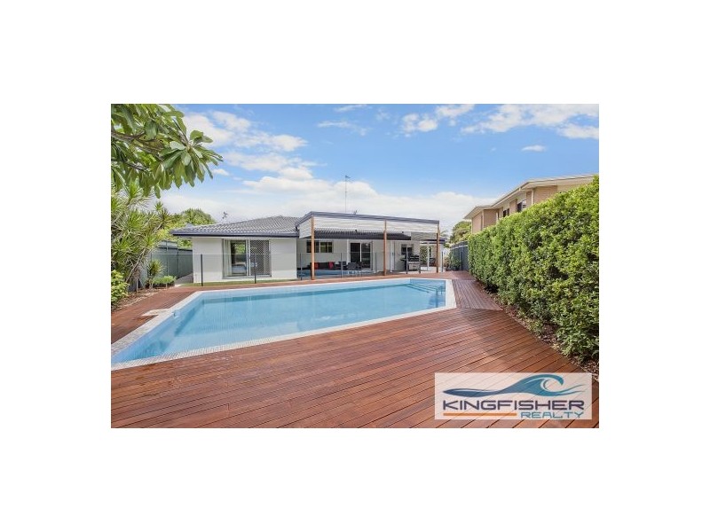 18 Curlew Crescent, Burleigh Waters QLD 4220