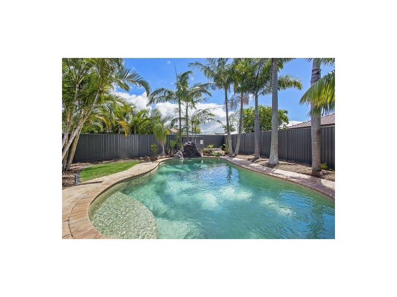 17 Sandpiper Drive, Burleigh Waters QLD 4220