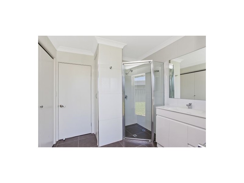 17 Sandpiper Drive, Burleigh Waters QLD 4220