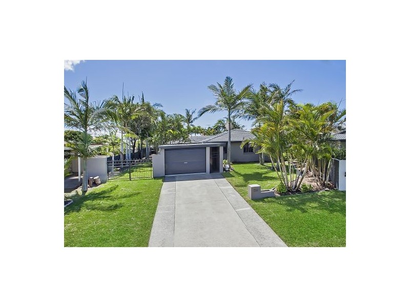 17 Sandpiper Drive, Burleigh Waters QLD 4220