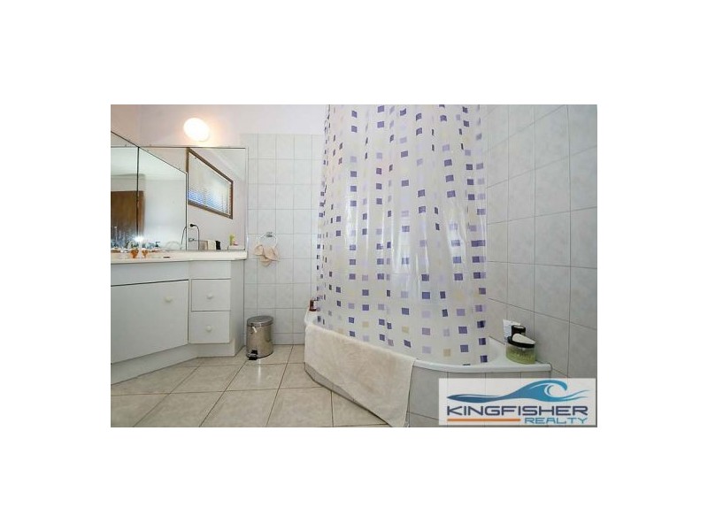 2/4 Logan Avenue, Miami QLD 4220