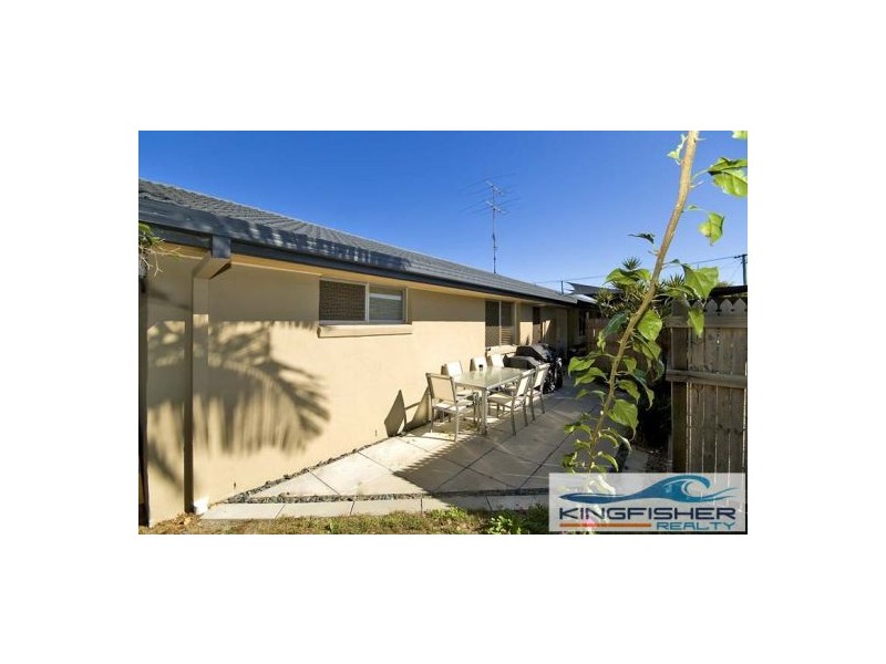 2/4 Logan Avenue, Miami QLD 4220