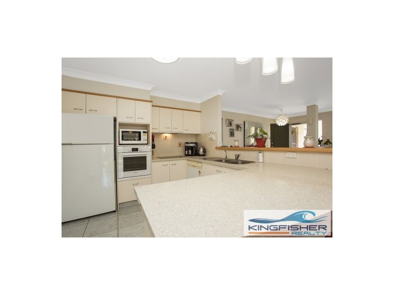 4 Casablanca Court, Burleigh Waters QLD 4220