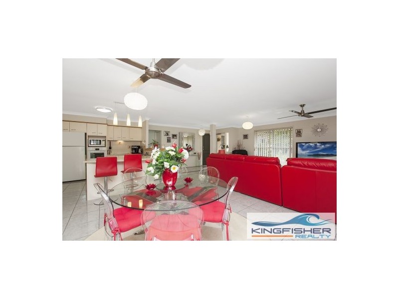 4 Casablanca Court, Burleigh Waters QLD 4220