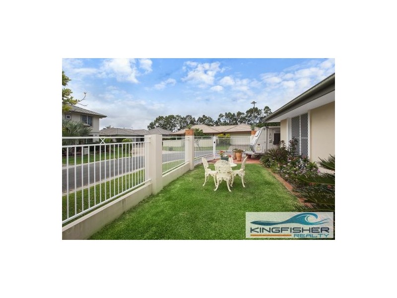 4 Casablanca Court, Burleigh Waters QLD 4220
