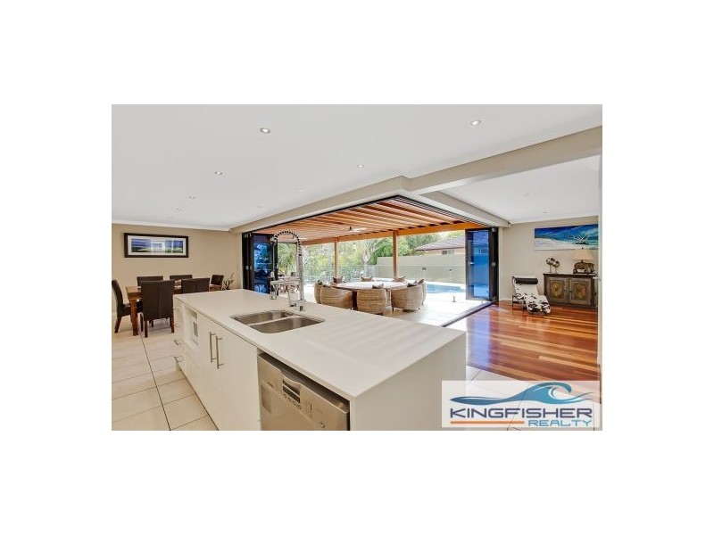 102 Jabiru Avenue, Burleigh Waters QLD 4220