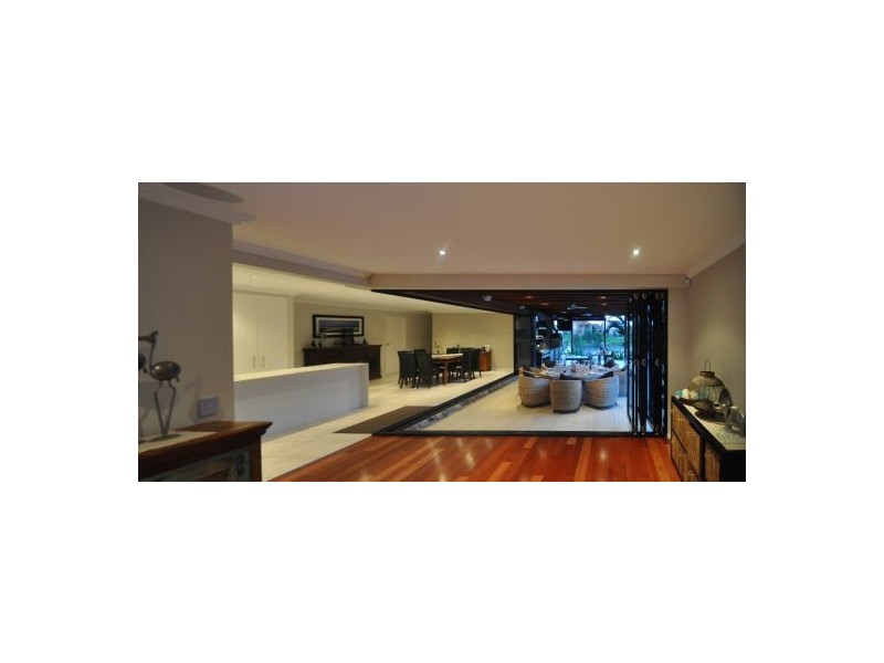 102 Jabiru Avenue, Burleigh Waters QLD 4220