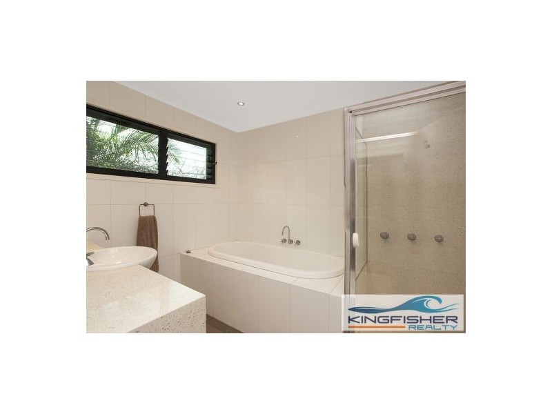 102 Jabiru Avenue, Burleigh Waters QLD 4220