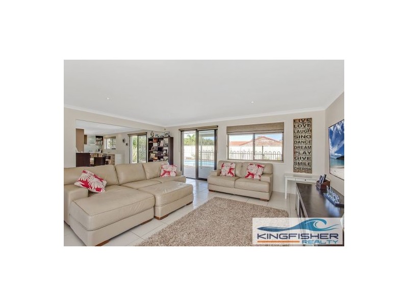 12 Manakin Avenue, Burleigh Waters QLD 4220