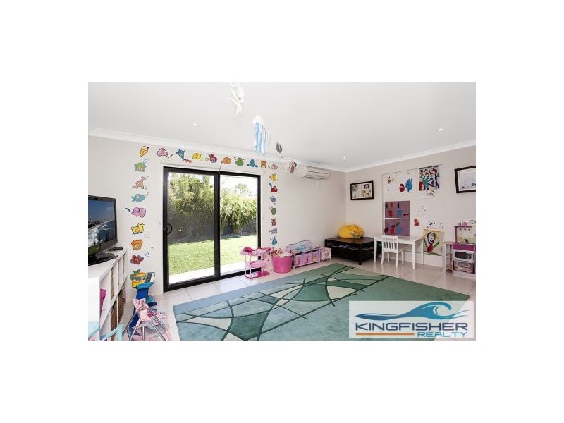 12 Manakin Avenue, Burleigh Waters QLD 4220