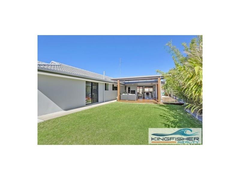 12 Manakin Avenue, Burleigh Waters QLD 4220