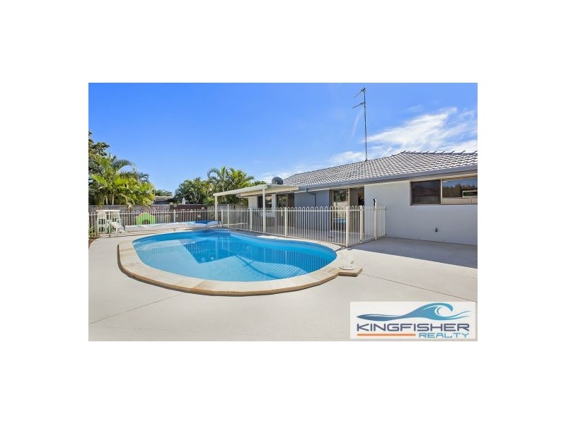 12 Manakin Avenue, Burleigh Waters QLD 4220