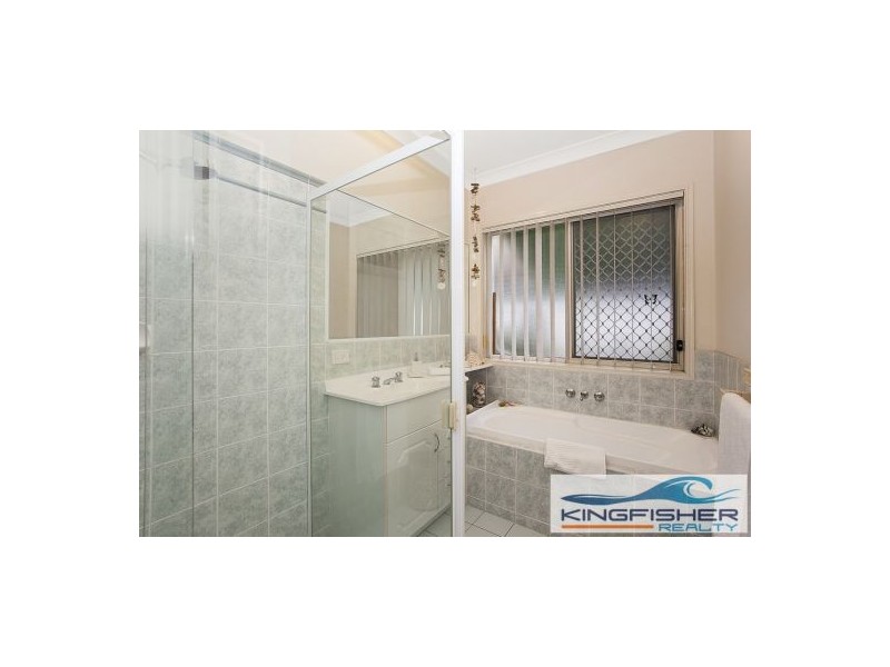 3 Maldives Way, Burleigh Waters QLD 4220