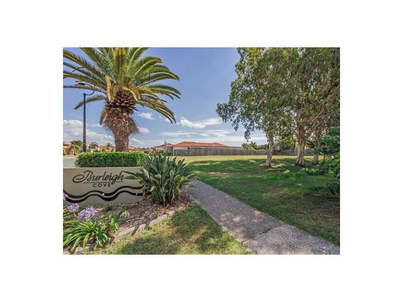 3 Maldives Way, Burleigh Waters QLD 4220