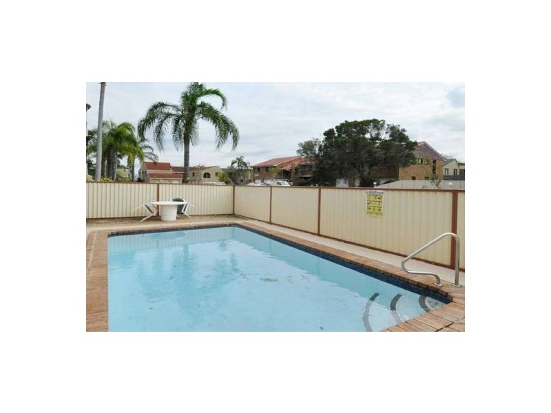 4/3 Angie Court, Mermaid Waters QLD 4218