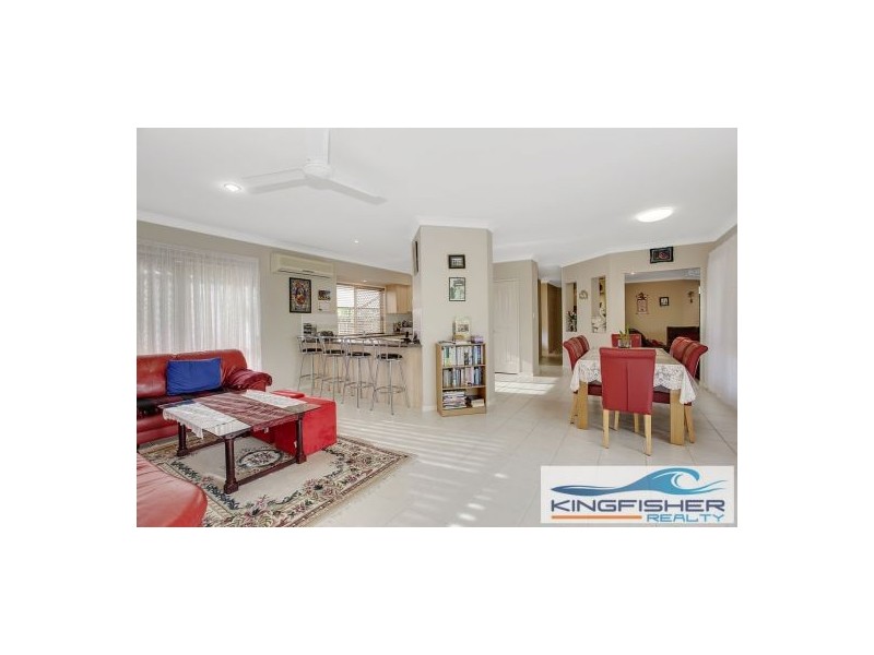 4 Nuthatch Street, Burleigh Waters QLD 4220