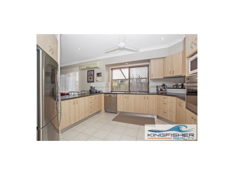 4 Nuthatch Street, Burleigh Waters QLD 4220
