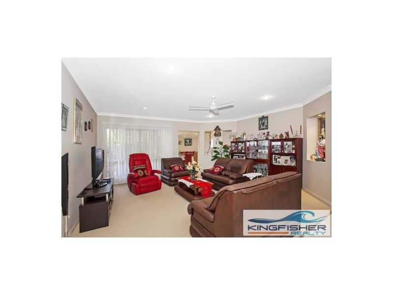 4 Nuthatch Street, Burleigh Waters QLD 4220