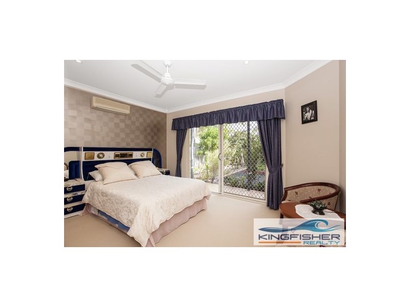 4 Nuthatch Street, Burleigh Waters QLD 4220