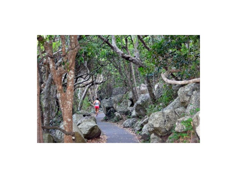 1/28 Twenty Seventh Avenue, Palm Beach QLD 4221