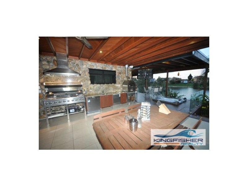 102 Jabiru Avenue, Burleigh Waters QLD 4220