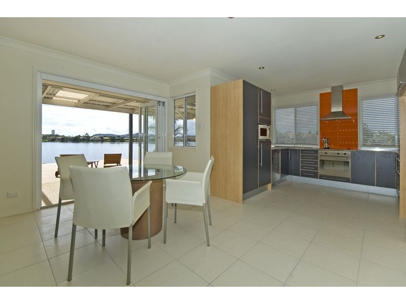 77 Cassowary Dv, Burleigh Waters QLD 4220