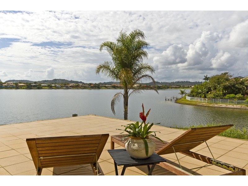 77 Cassowary Dv, Burleigh Waters QLD 4220