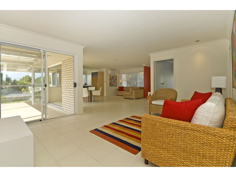 77 Cassowary Dv, Burleigh Waters QLD 4220