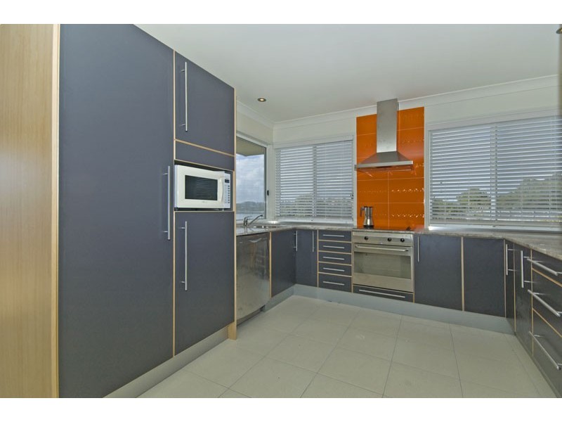 77 Cassowary Dv, Burleigh Waters QLD 4220