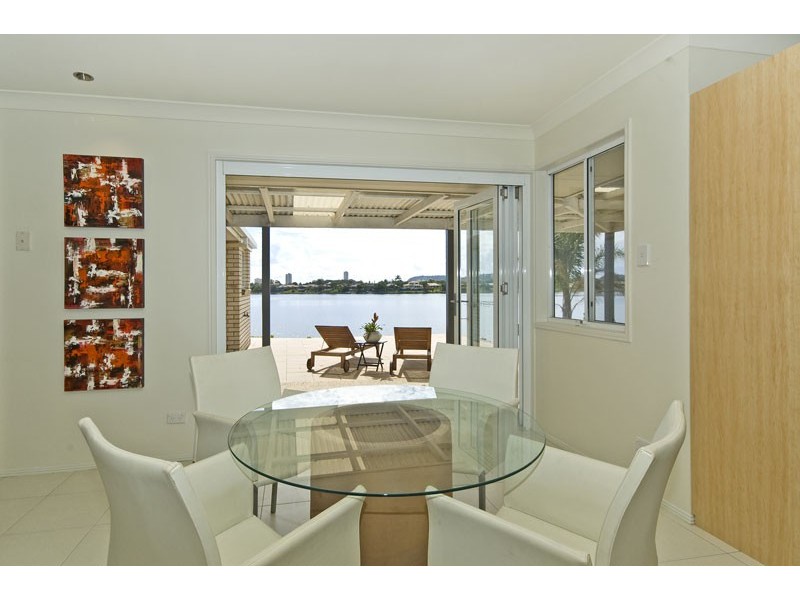 77 Cassowary Dv, Burleigh Waters QLD 4220