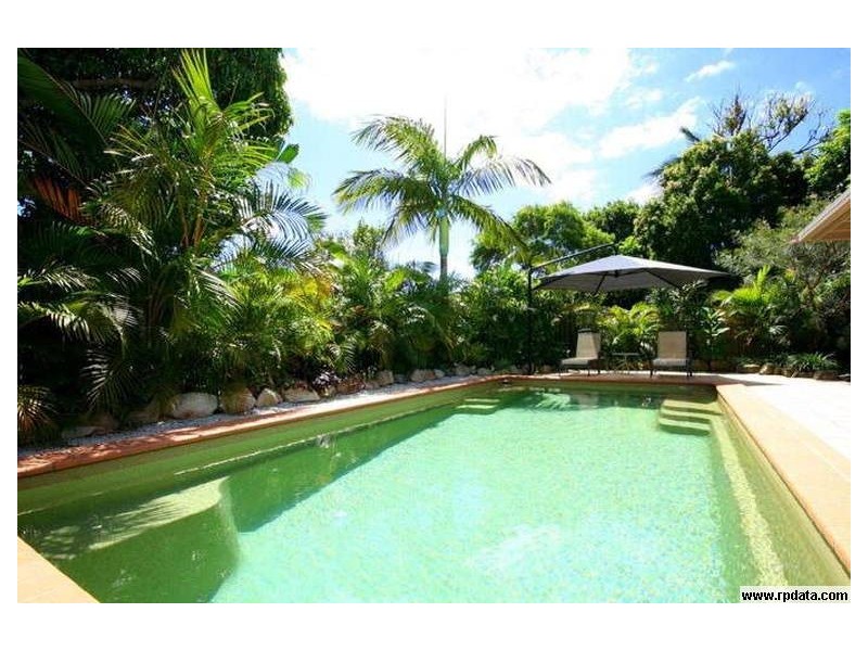 23 Curlew Crescent, Burleigh Waters QLD 4220