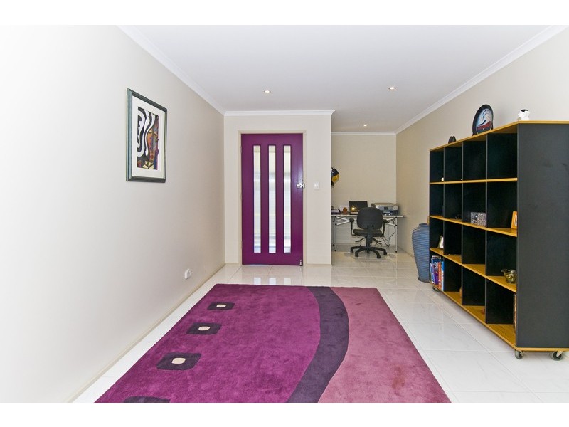 23 Curlew Crescent, Burleigh Waters QLD 4220
