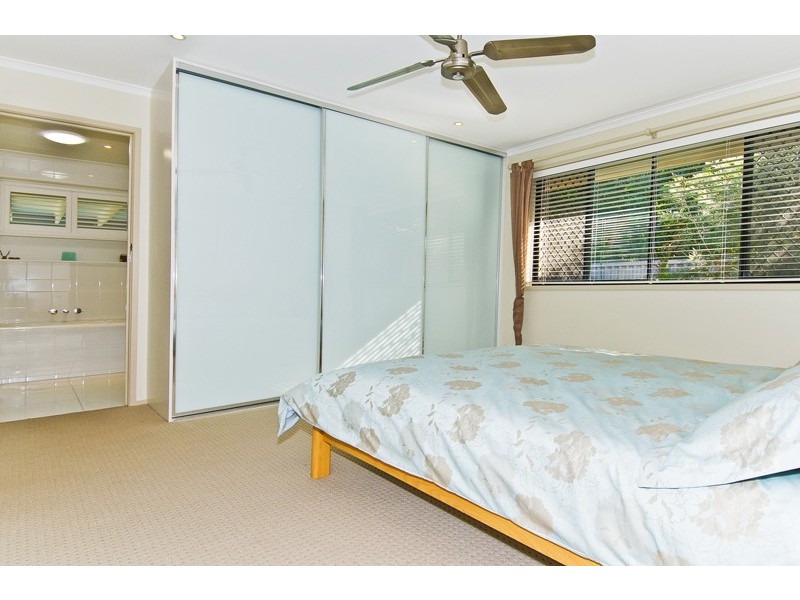 23 Curlew Crescent, Burleigh Waters QLD 4220
