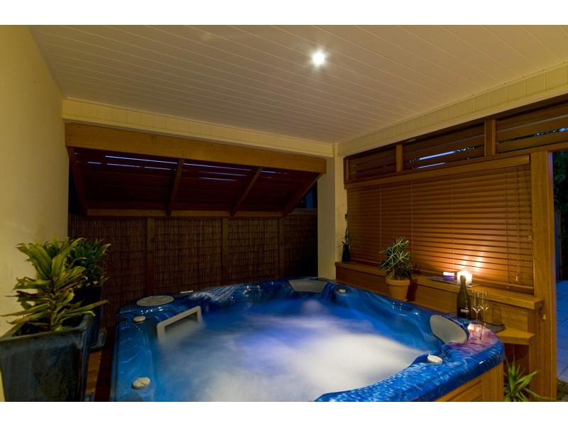 91 Burleigh St, Burleigh Waters QLD 4220