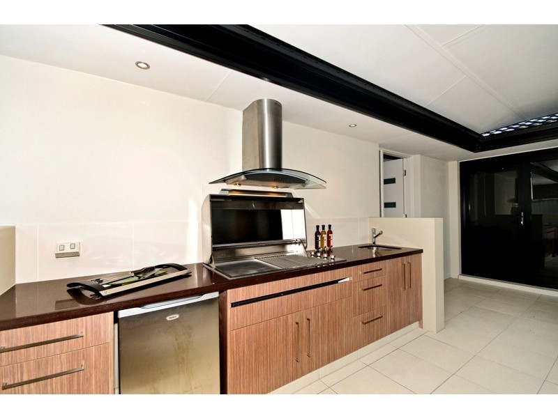 4 Bluejay St, Burleigh Waters QLD 4220