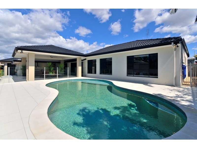 4 Bluejay St, Burleigh Waters QLD 4220