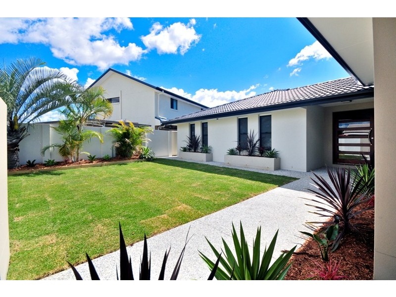 4 Bluejay St, Burleigh Waters QLD 4220
