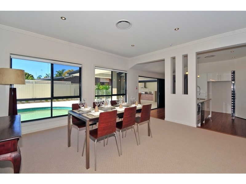 4 Bluejay St, Burleigh Waters QLD 4220