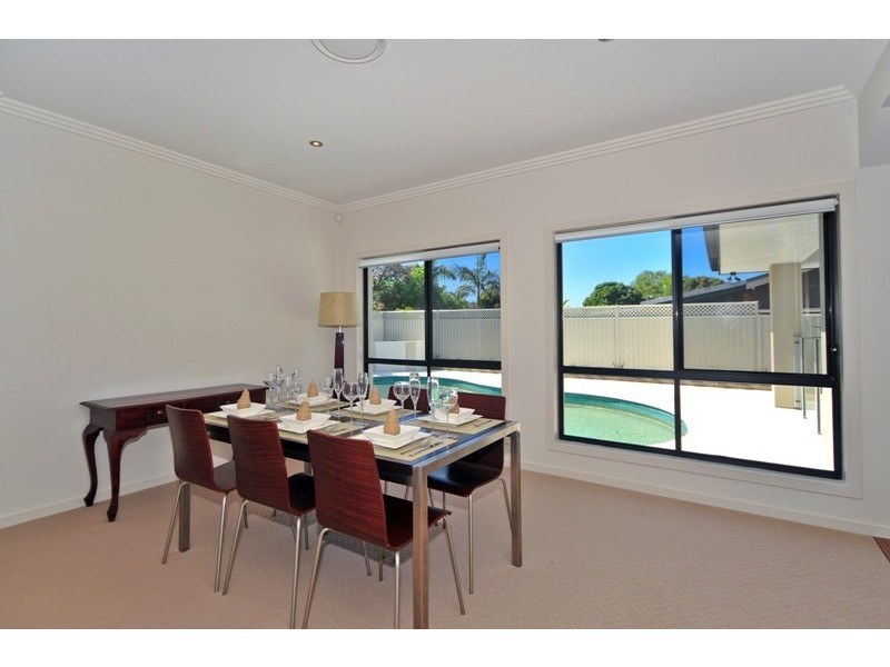 4 Bluejay St, Burleigh Waters QLD 4220