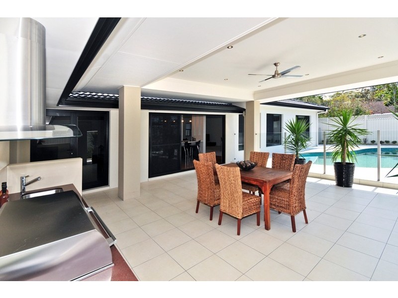 4 Bluejay St, Burleigh Waters QLD 4220