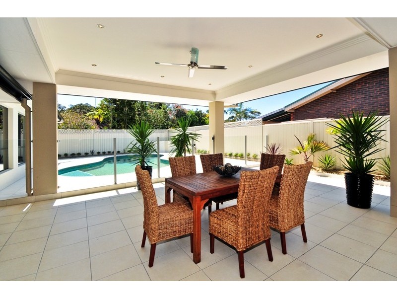 4 Bluejay St, Burleigh Waters QLD 4220