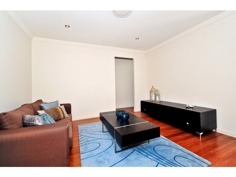 4 Bluejay St, Burleigh Waters QLD 4220