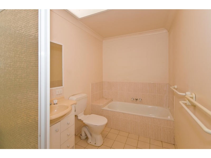 32 Mojave Drive, Burleigh Waters QLD 4220