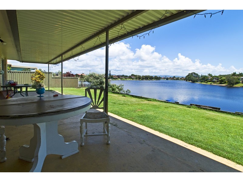 18 Spoonbill Court, Burleigh Waters QLD 4220