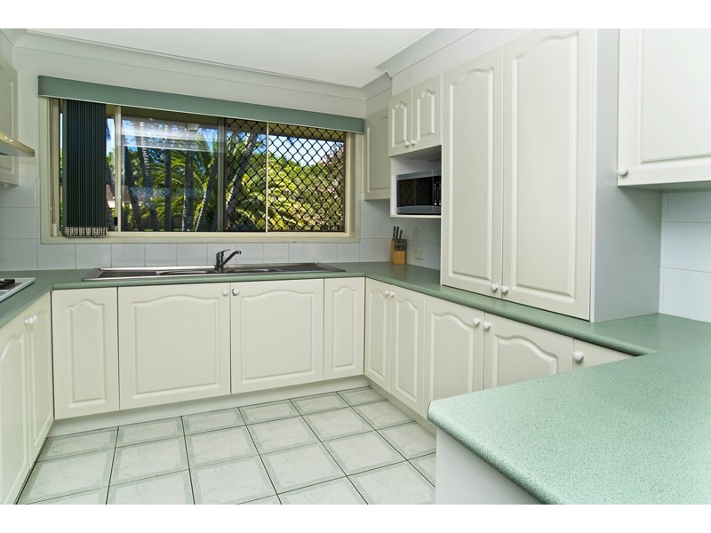 18 Spoonbill Court, Burleigh Waters QLD 4220