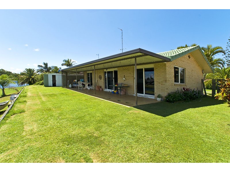 18 Spoonbill Court, Burleigh Waters QLD 4220