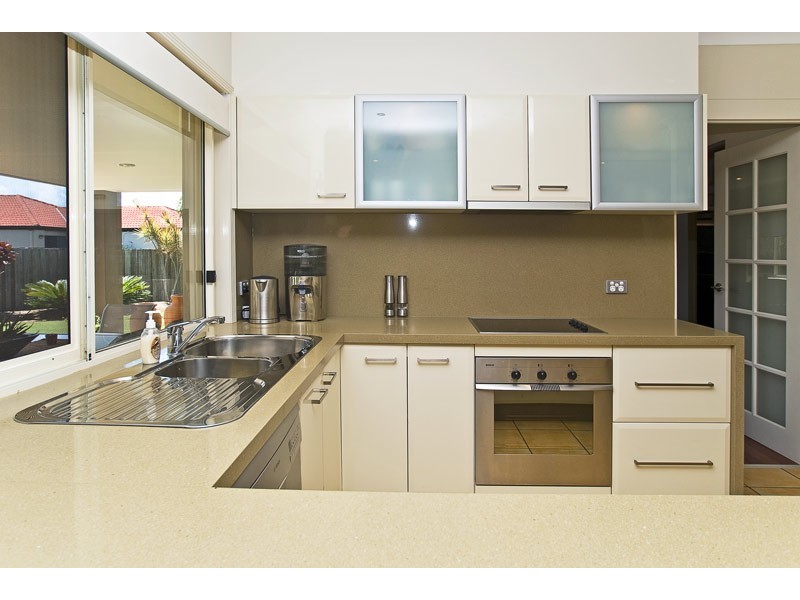 24 Tropicana Circuit, Burleigh Waters QLD 4220